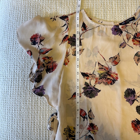 Pink Floral Flutter Sleeve Blouse - M - Picture 6 of 7